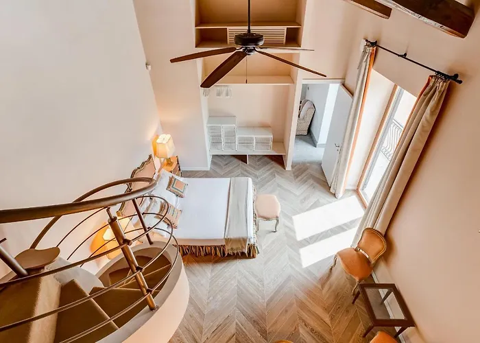 Casa vacanze Bmga L Luxury With Patio In Trastevere