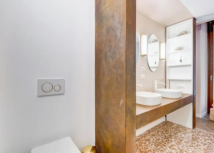 Casa vacanze Bmga L Luxury With Patio In Trastevere *