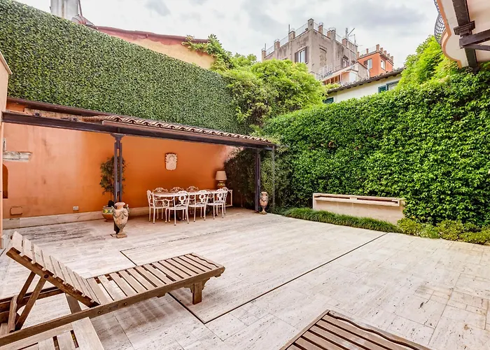 Casa vacanze Bmga L Luxury With Patio In Trastevere